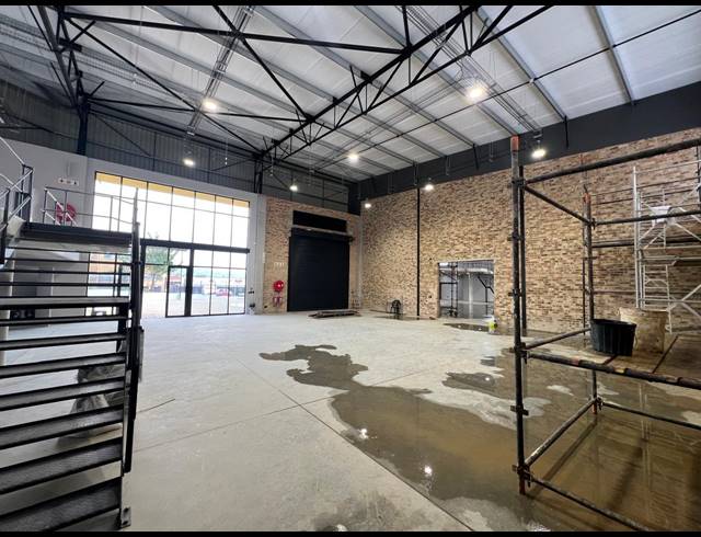 445M² WAREHOUSE TO LET IN STRIJDOMPARK